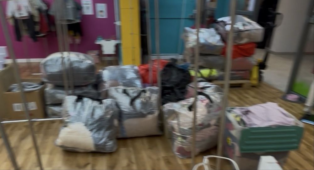 Paka ubrań nowych używanych - na kilogramy