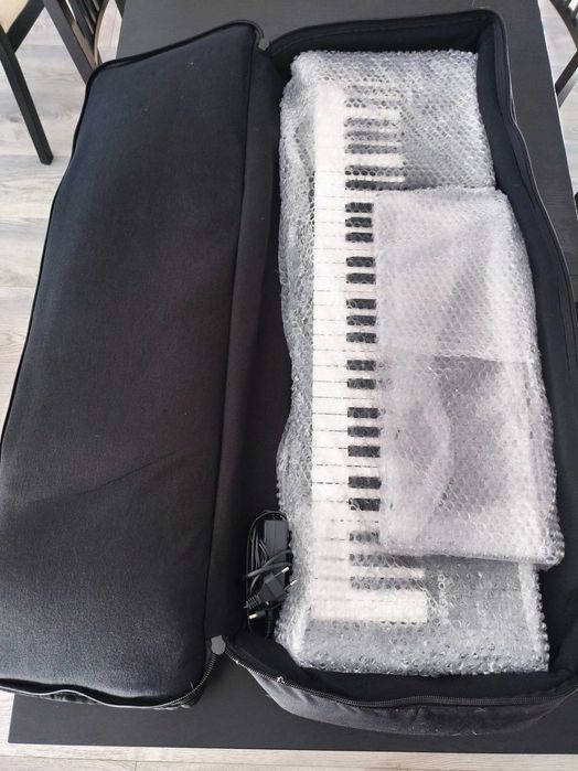 Teclado Roland GO:KEYS 5 - Como Novo + Mala de Transporte + Suporte Partituras GO:KEYS