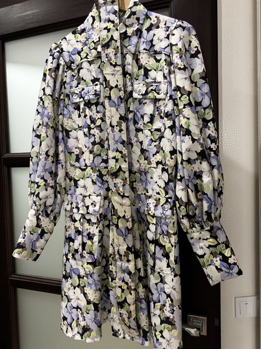 Сукня з акцентними рукавами