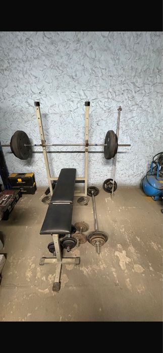 Ławka do cćwiczeń ze stojakami