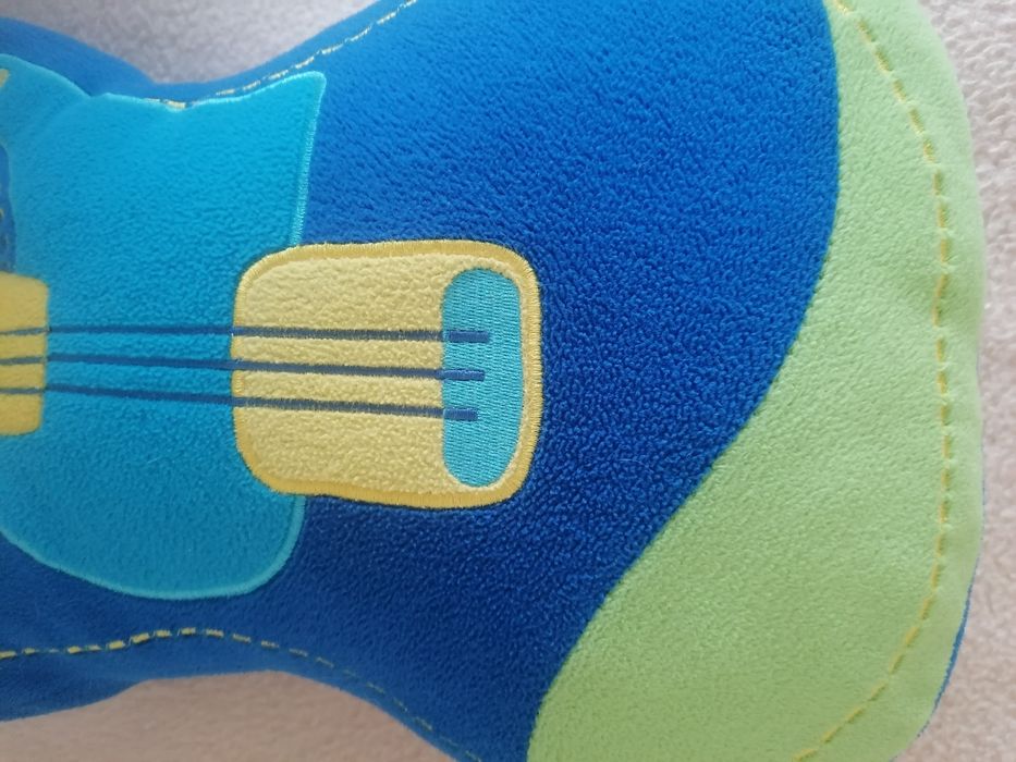 Miękka poduszka  dziecięca w kształcie gitary 60 x 25 cm  IDEALNY STAN