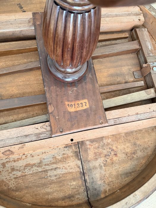 Mesa de jantar extensivel em madeira maciça (numerada)