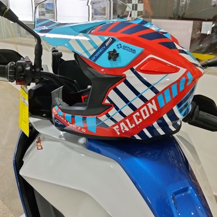 Capacetes off-road NOVOS