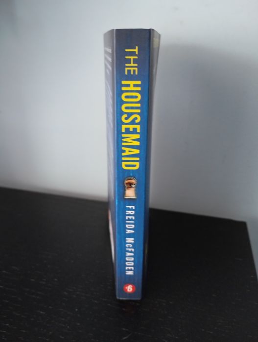 Livro " The housemaid"