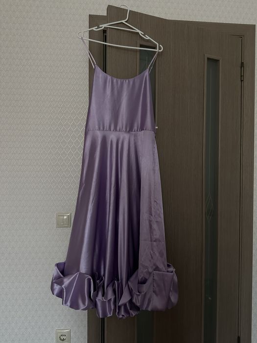 Сукня лавандова атласна