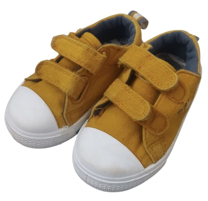 Взуття Туфлі Ботінки Кросівки Сапоги Босоніжки