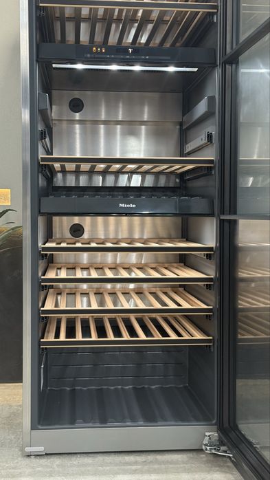 Винний холодильник KWT 6834 SG!!