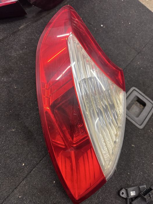 Lampa lewy tył megane 3 hb