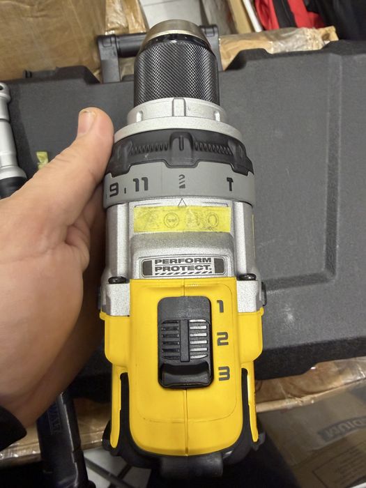 Безщітковий ударний дриль/шуруповерт Dewalt DCD1007 20v. USA