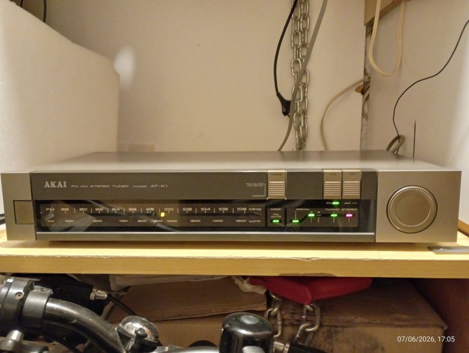 Tuner radiowy Akai AT K1 jak nowy tanio.