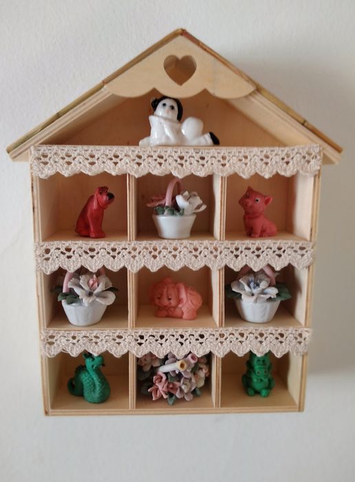 Vitrine ou expositor em pinho p/ bibelots