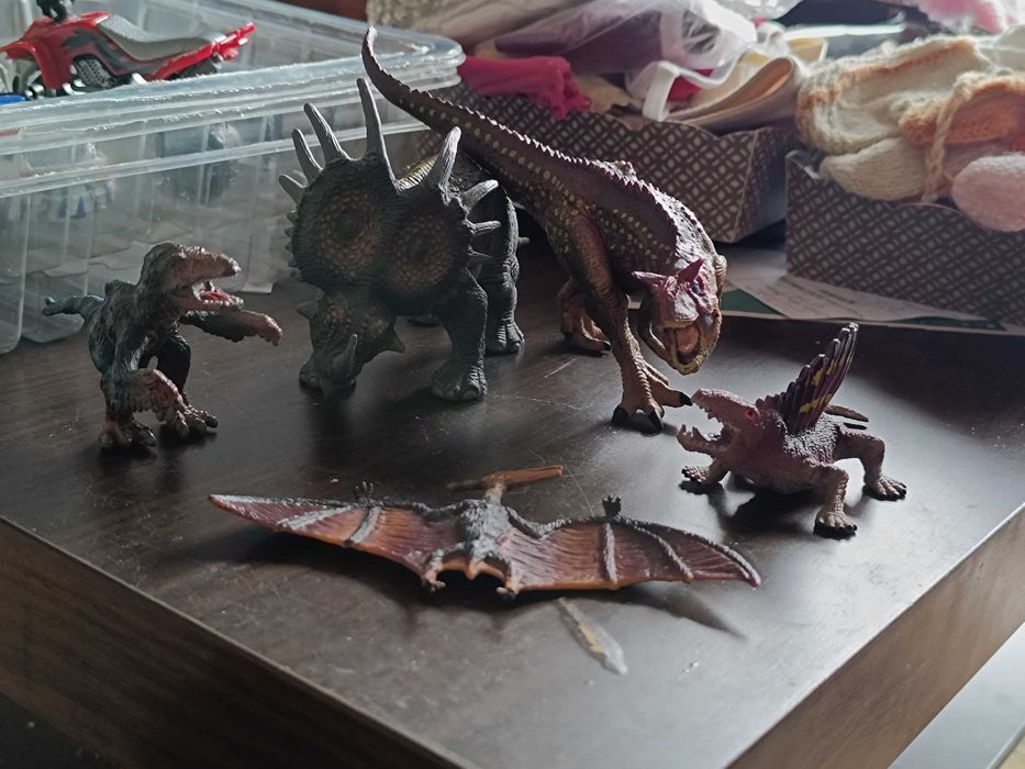 5 Dinossauros de brincar ou coleção