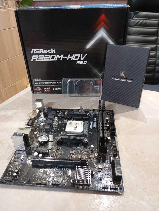 Ryzen 5 5500 + A320 AsRock + 16 GB DDR4 3200