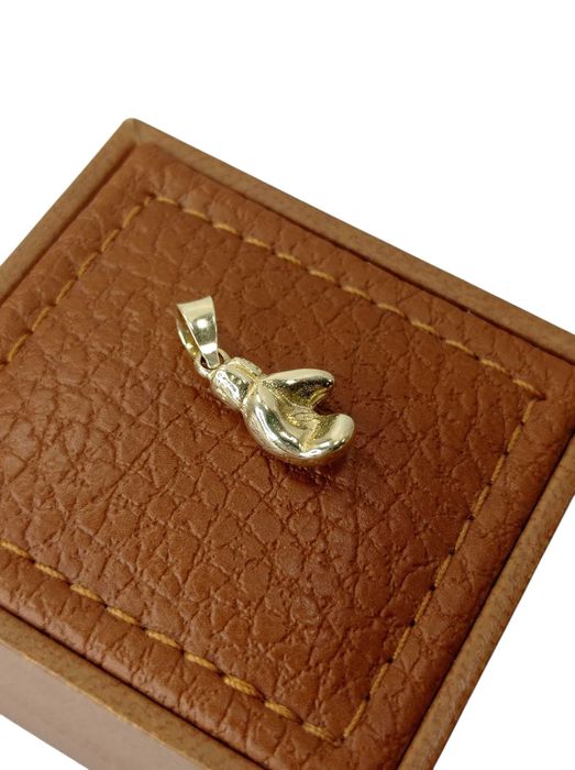 Unikatowa złota zawieszka rękawica 2,51G 1,5CM AG585