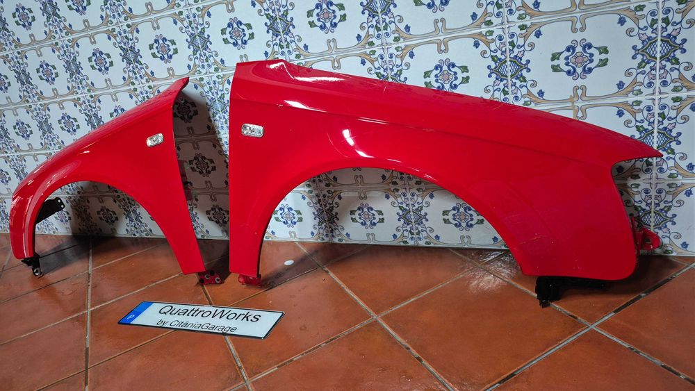 Guarda-lamas Audi A4 B7 8E originais esquerdo e direito em excelente estado