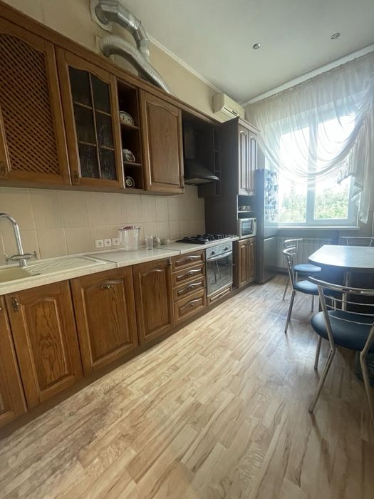 Продам 3х.ком.СТАЛИНКУ.проспект Университетский,96 квартал