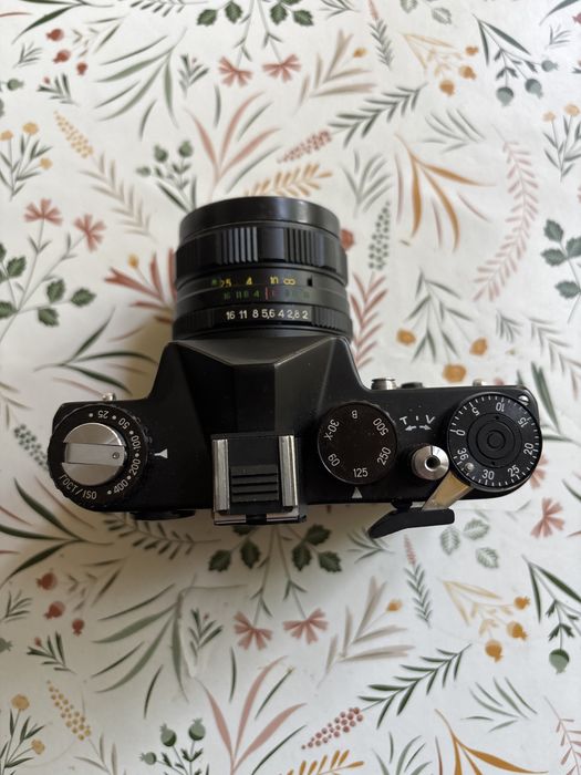 Zenit 12XP z lampą błyskową