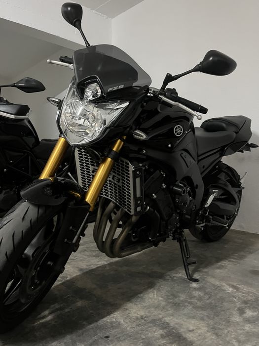 Yamaha FZ8 com LeoVince original