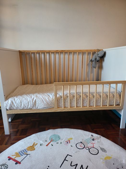 Berço de bebé montessori elegante e em excelente estado