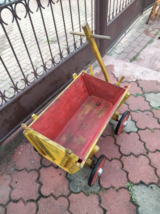 Drewniany wózek dla dzieci