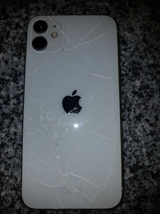 Iphone 11 p/peças