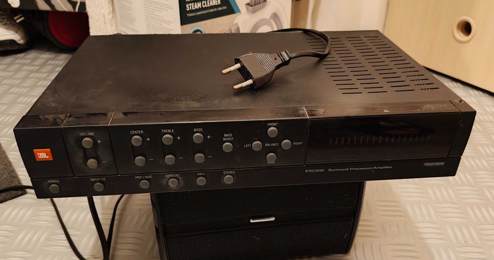 Wzmacniacz JBL ecs200 140w