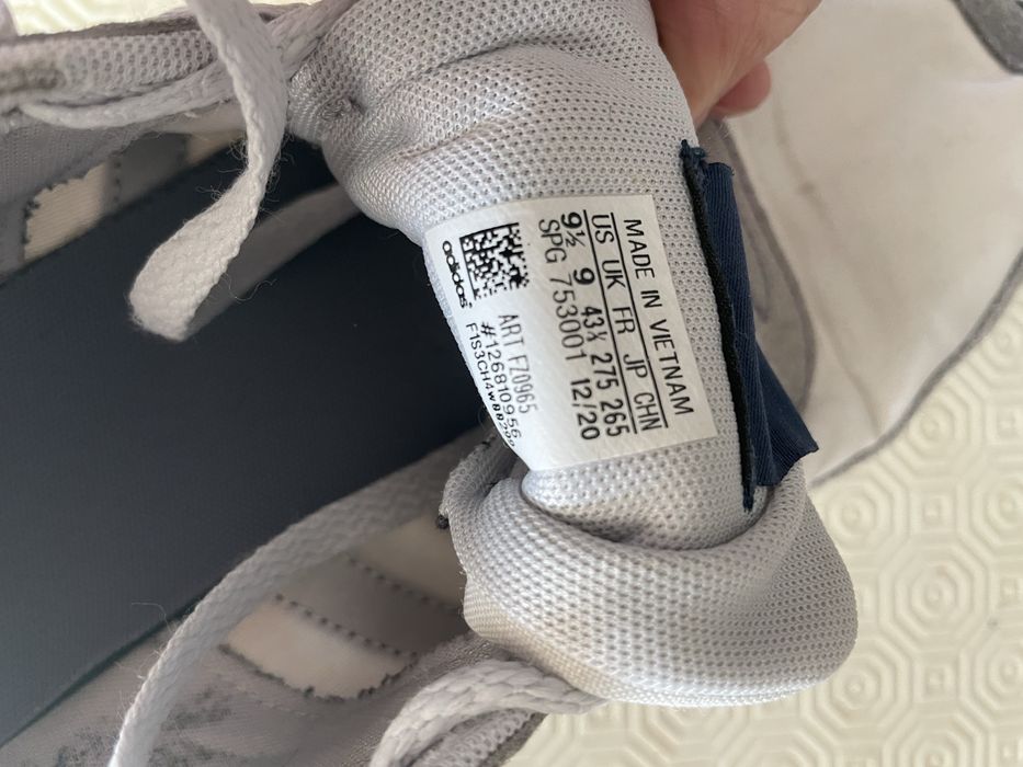 Sapatilhas Adidas 43