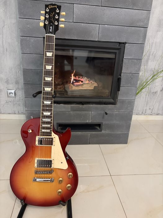 Gibson Les Paul Studio CherrySunburst 2024