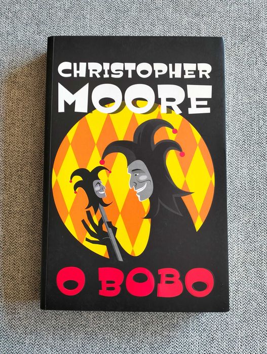 Livro "O Bobo" Roger Moore