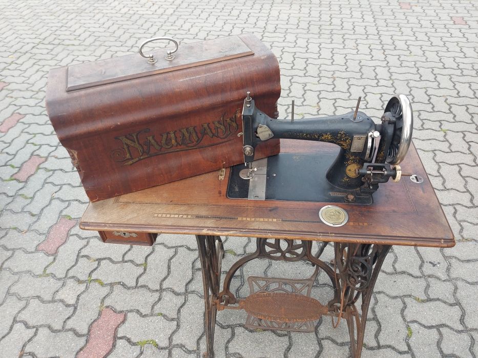 Stara maszyna do szycia Naumann kolekcjonerska