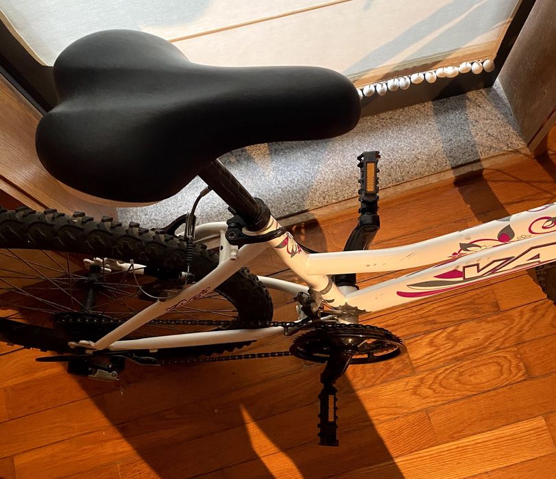 Bicicleta (VTC/BTT básica) de Menina 12 anos - 18anos