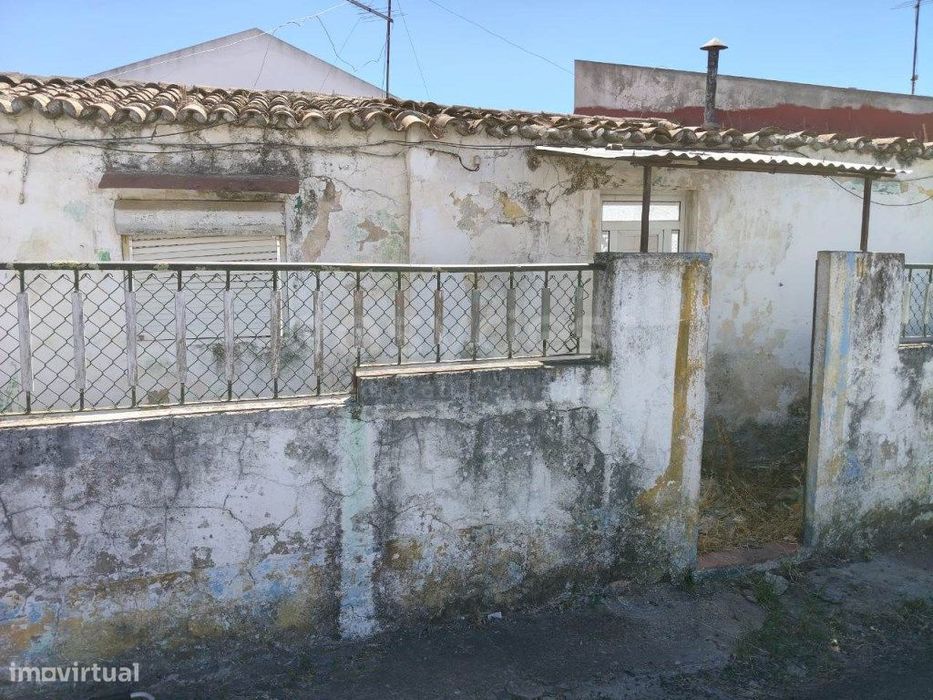 Moradia para recuperar em Ferreira do Alentejo, inserida numa zona ...