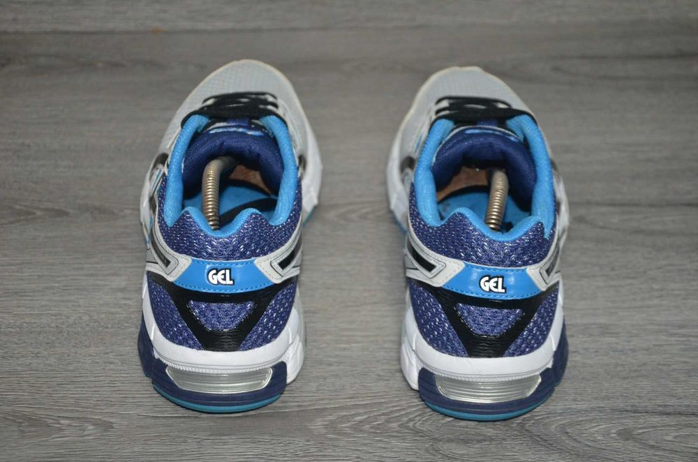 Продам кросівки Фірма Asics GEL Phoenix 6.