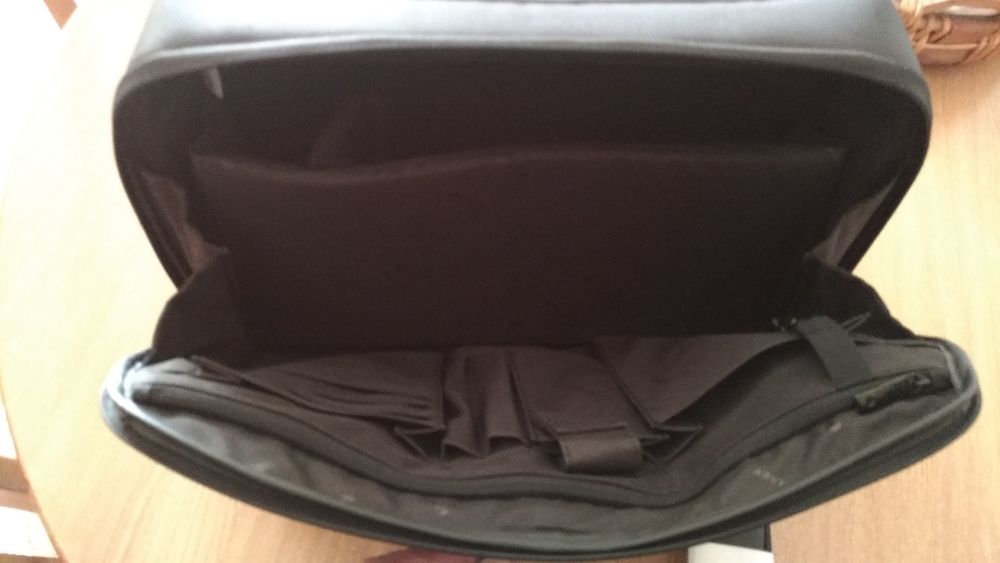 Mala de computador Delsey (nova)