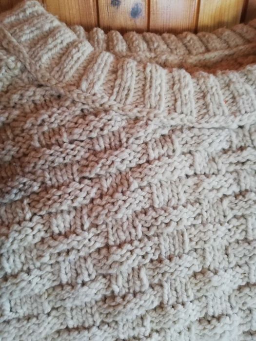Sweter wełniany młodzieżowy