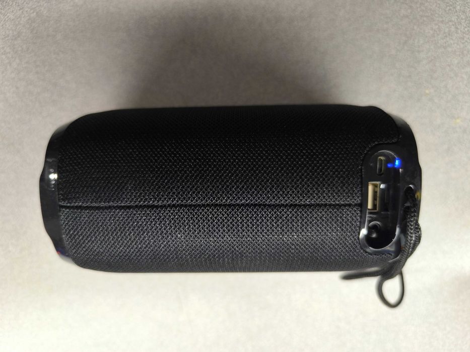 2 Colunas Som - Uma JBL  - [LER DESCRIÇÃO]