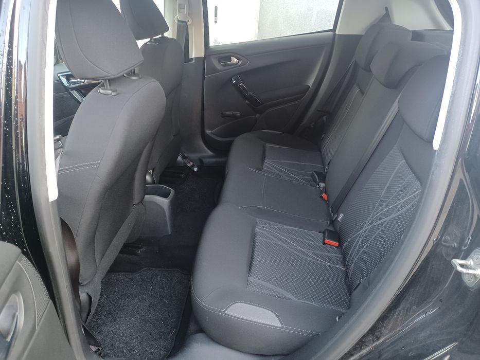 Peugeot 208 1.2 85cv c/ Garantia