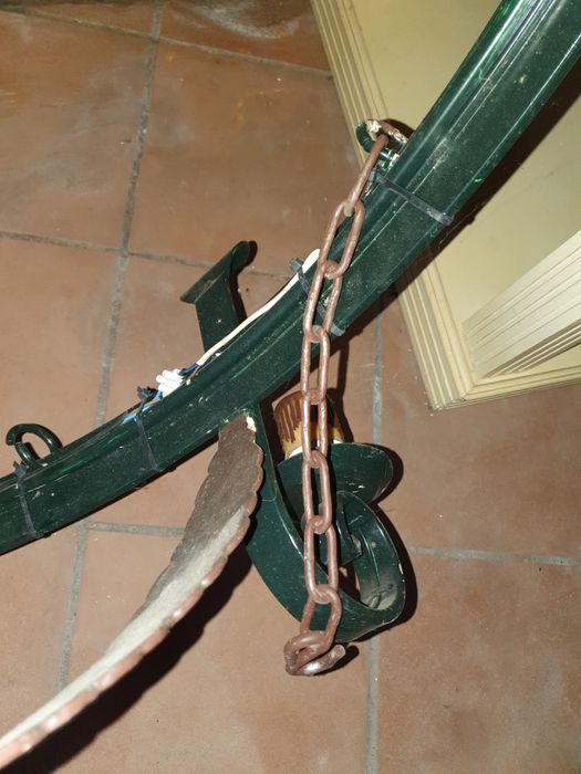 Candeeiro em armação de ferro trabalhado