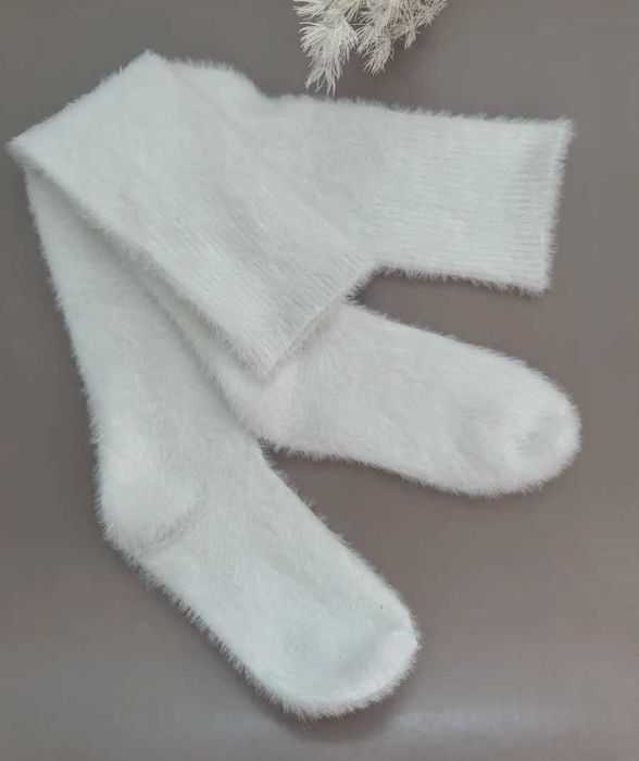 Пухнасті теплі білі гольфи з вовною