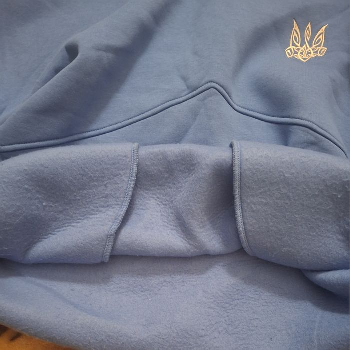 Новий жіночий костюм з вишивкою