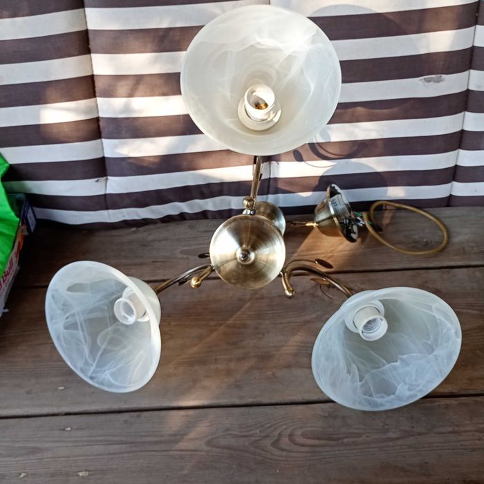 Lampa do pokoju, 3 szklane klosze