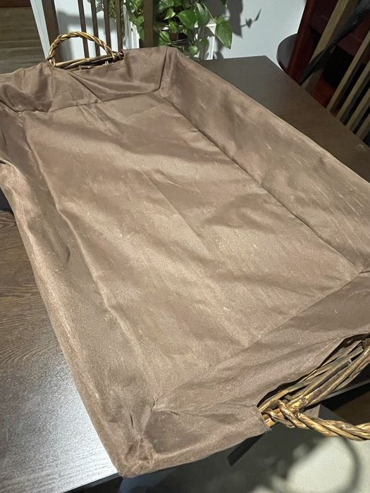 Cesta/Tabuleiro em vime