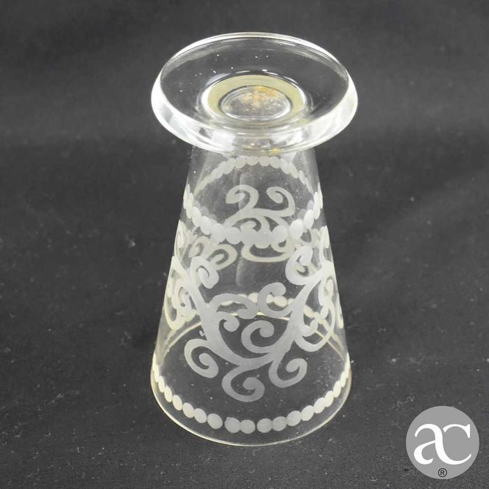 Copo com pires em vidro gravado