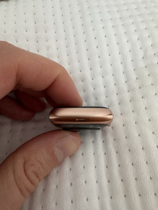 Apple Watch SE 40 mm złoty gold