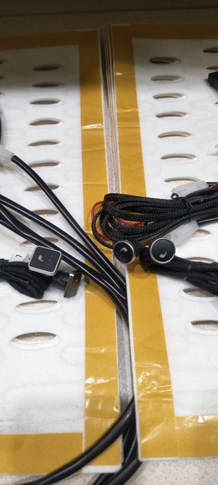 Комплект підігріву сидінь універсальний (на два сидіння)