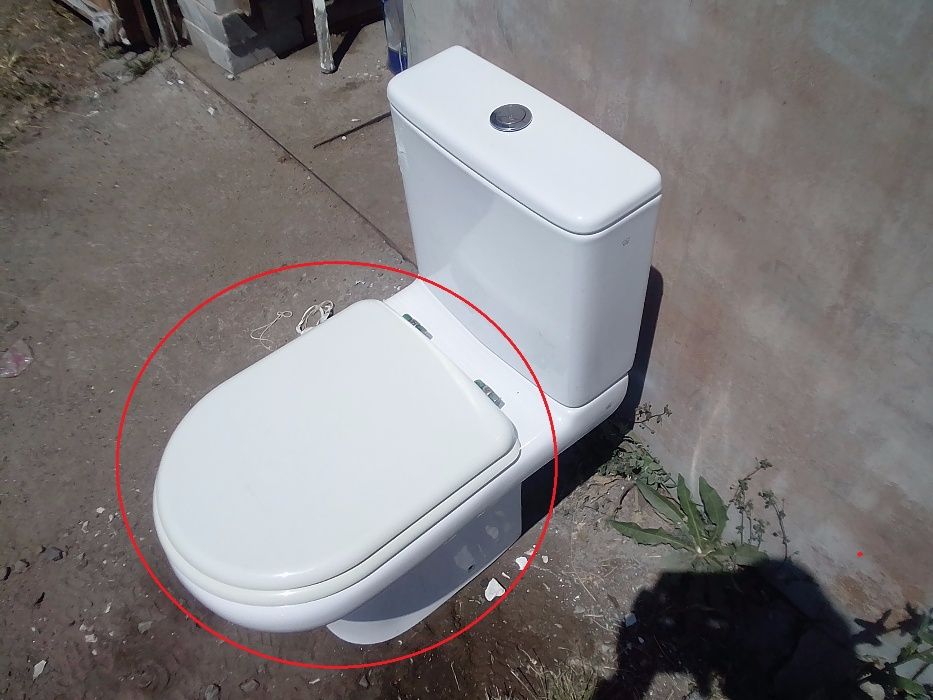 Сиденье стульчак для унитаза RAK Ceramics Compact белый и бежевый цвет