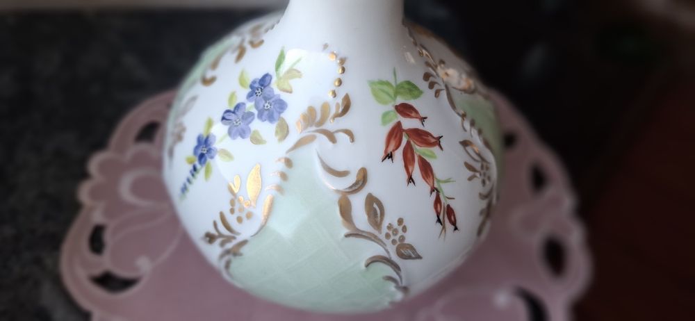Porcelanowy reliefowany Edelstein