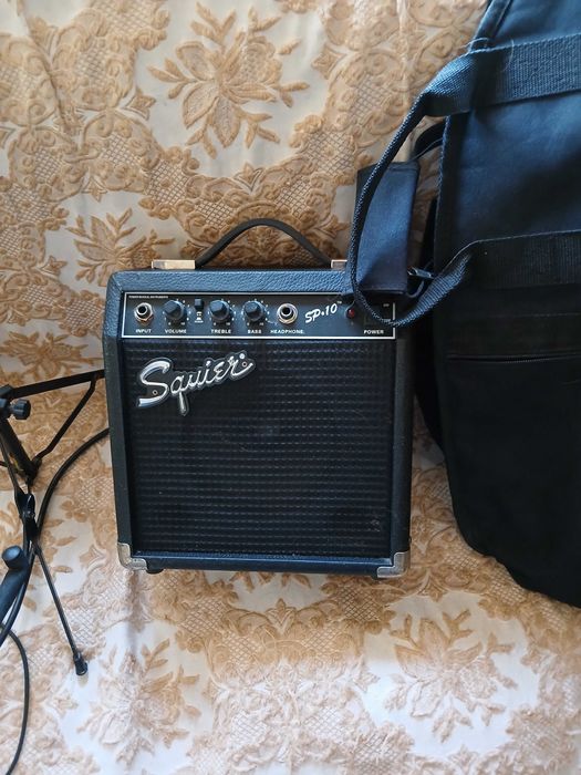 Guitarra Elétrica Squier Fender + Amp + Saco como novo