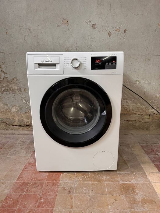 Стиральная машина Bosch serie 6 WAU28U70EX на 9 кг пральна машина