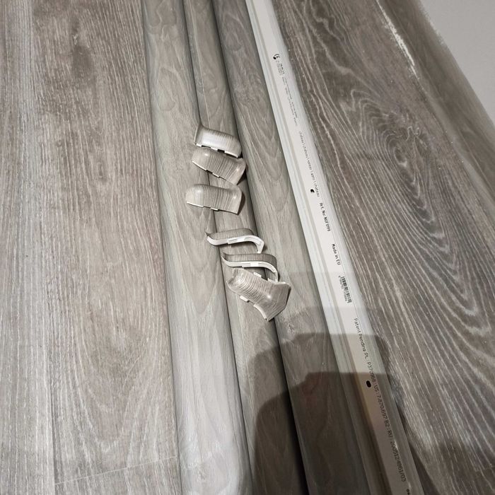 Listwa przypodłogowa Salag NGF 56, kolor 099 chateau